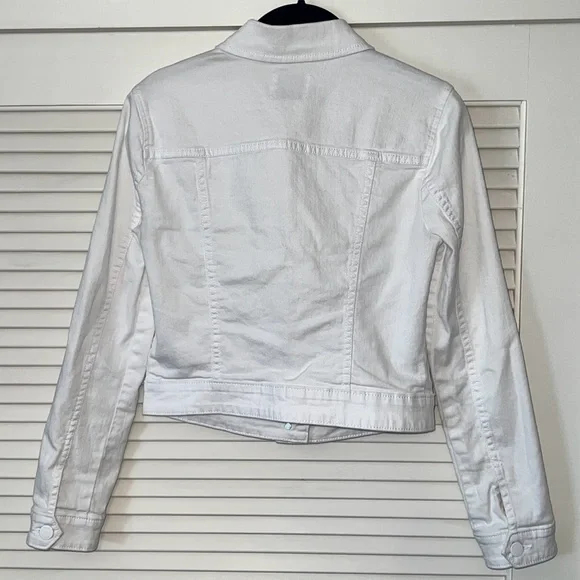 NWOT ELLE Women’s White Lightweight Stretch Jean Jacket Size X-Small - Picture 3 of 11